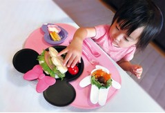 又一款寶寶神器出爐了！【一體式硅膠餐盤】