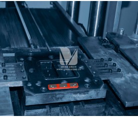 新能源電池蓋防水液態硅膠模具